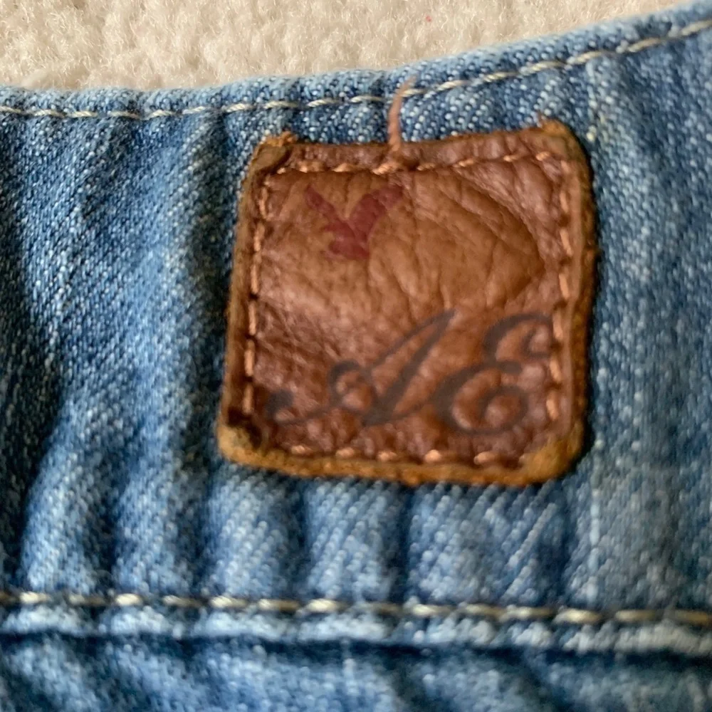 American Eagle Distressed jeans, Live your life, size 2